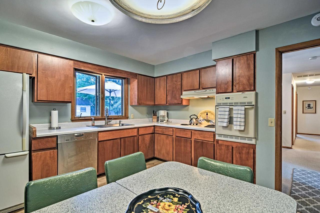 Lake Huron House With Grill And Beach Access! East Tawas Eksteriør bilde
