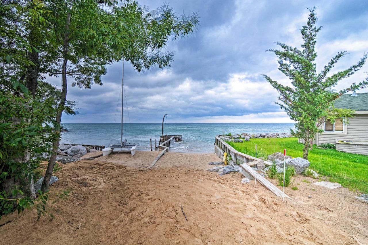 Lake Huron House With Grill And Beach Access! East Tawas Eksteriør bilde
