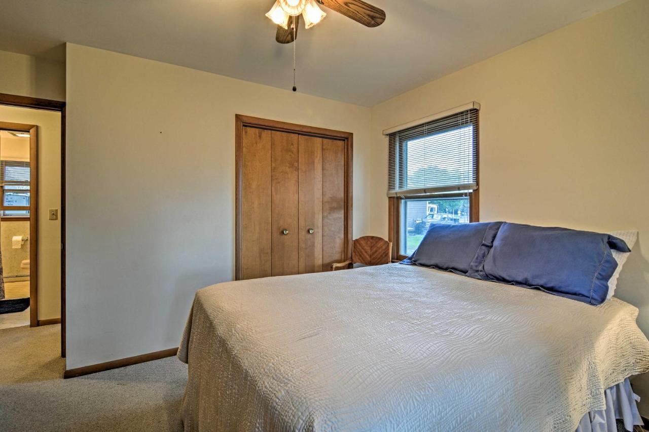 Lake Huron House With Grill And Beach Access! East Tawas Eksteriør bilde