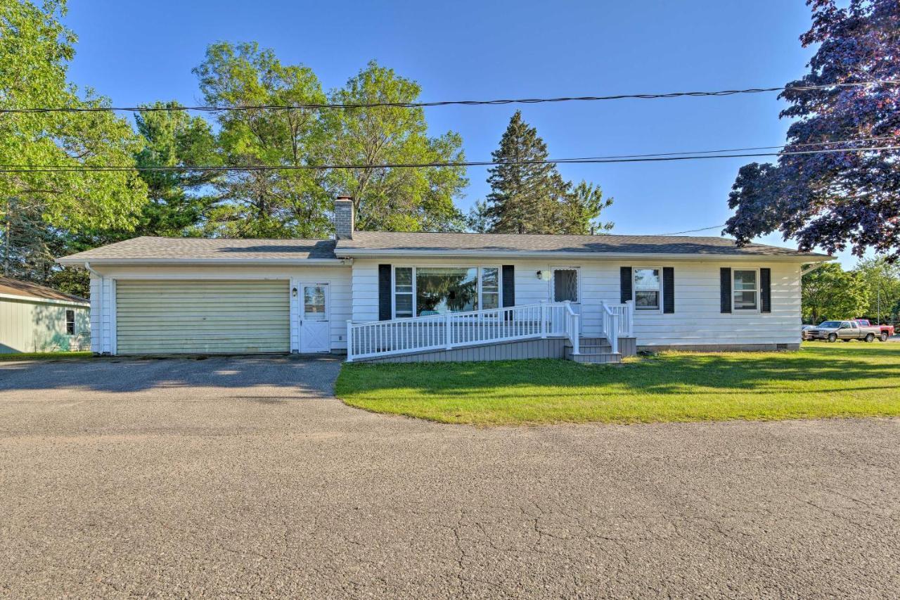 Lake Huron House With Grill And Beach Access! East Tawas Eksteriør bilde